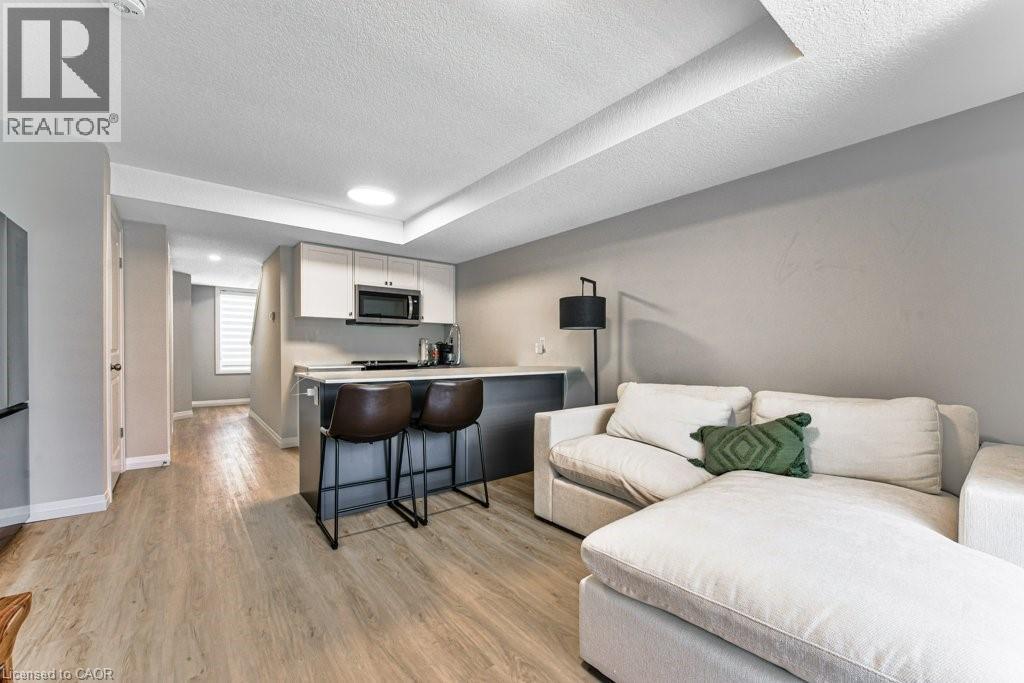 410 NORTHFIELD Drive Unit# B11