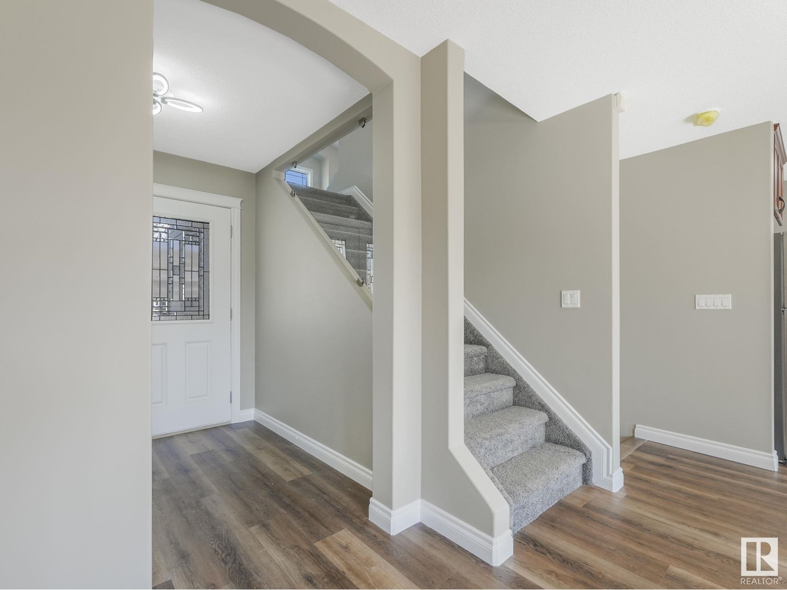 108 LAMPLIGHT DR