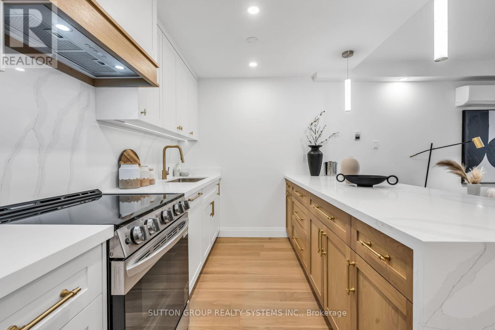 706 - 45 SOUTHPORT STREET