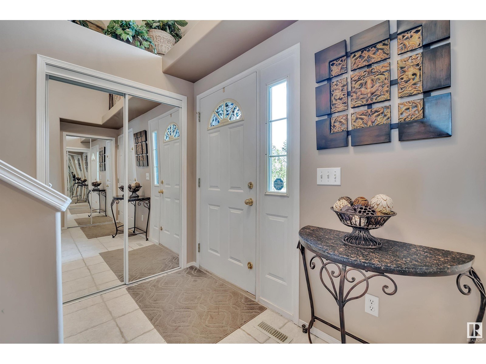 2928 39 AV NW