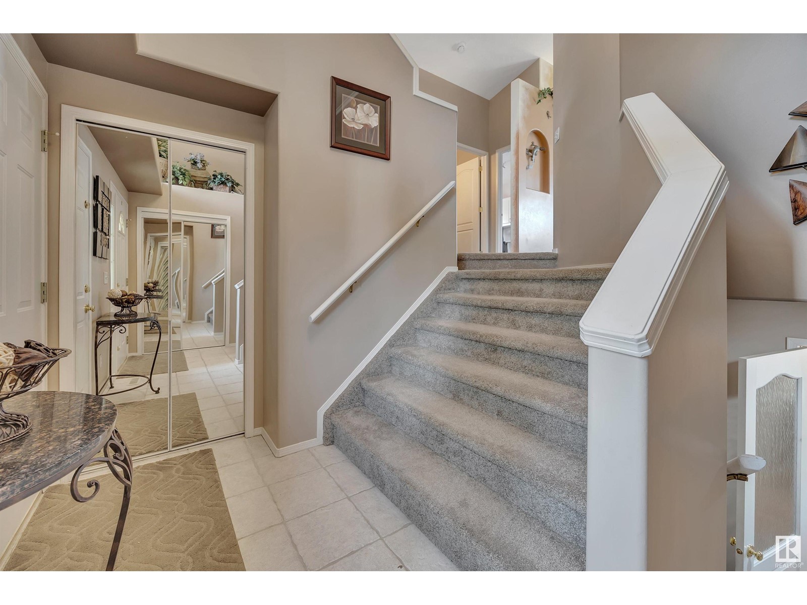 2928 39 AV NW