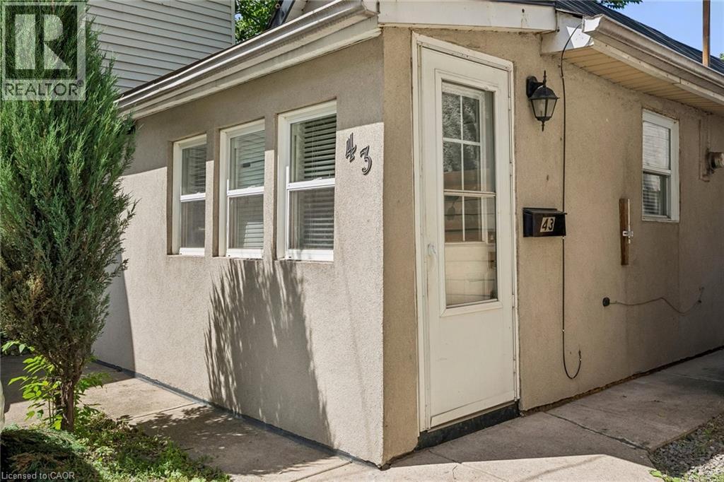 43 WHITFIELD Avenue