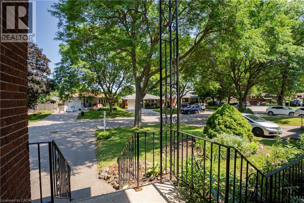 635 CEDARGROVE Place