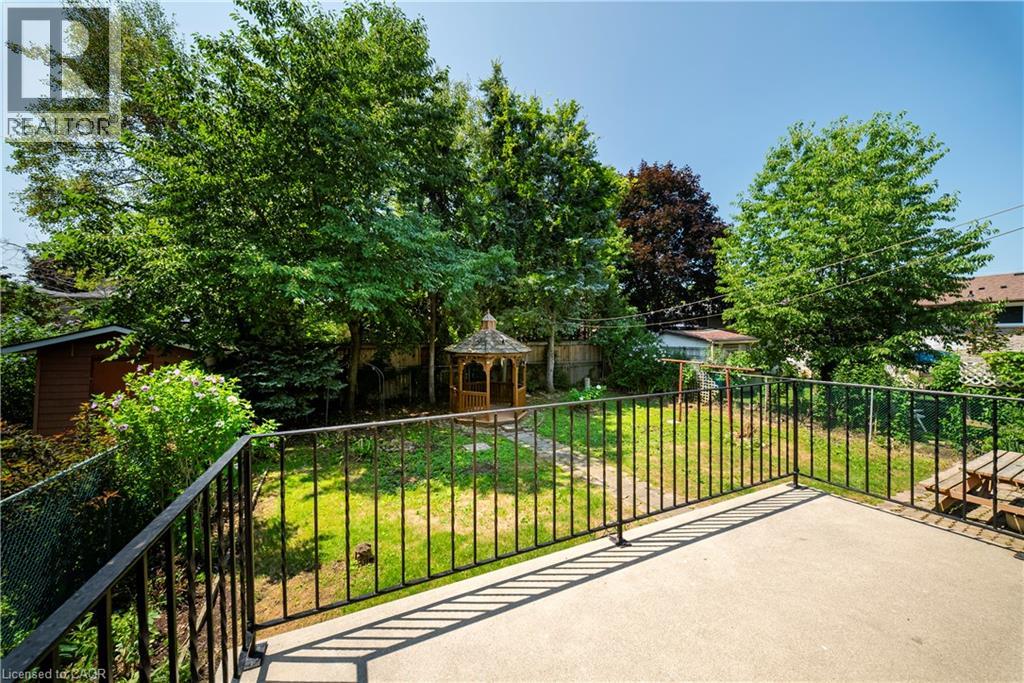 635 CEDARGROVE Place