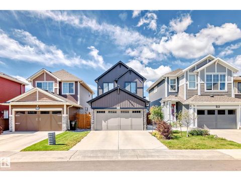 1627 PLUM CIRCLE CI SW Edmonton AB T6X2X1