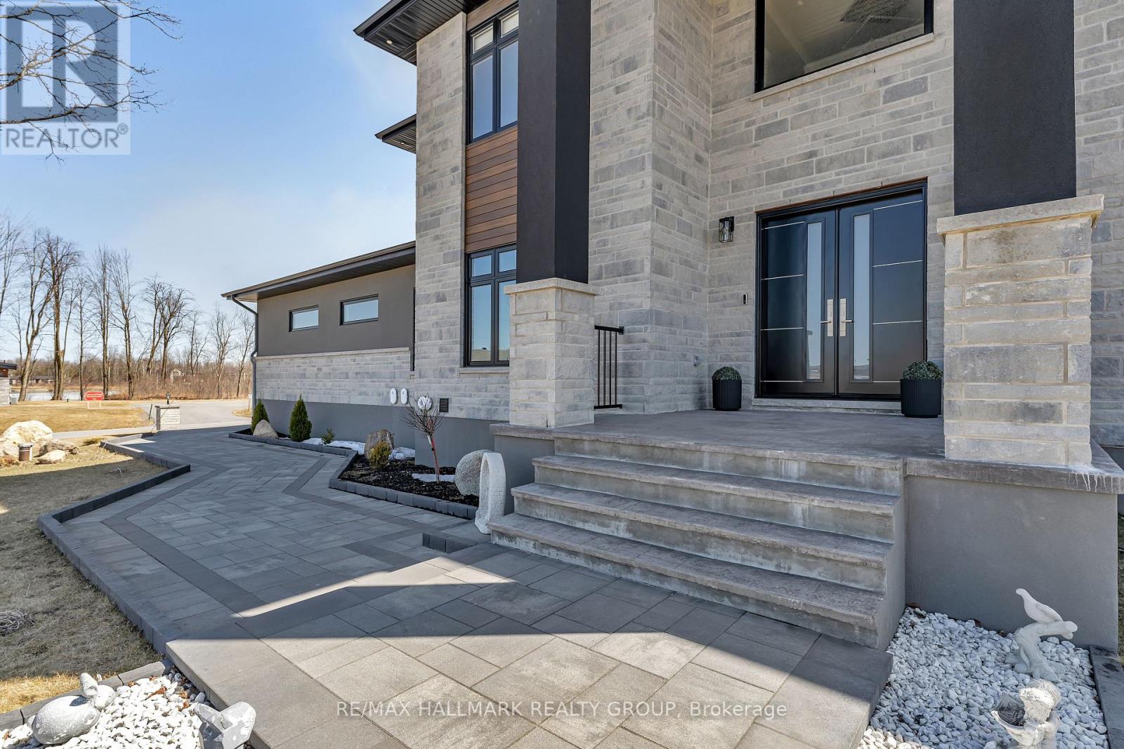 595 SHOREWAY DRIVE