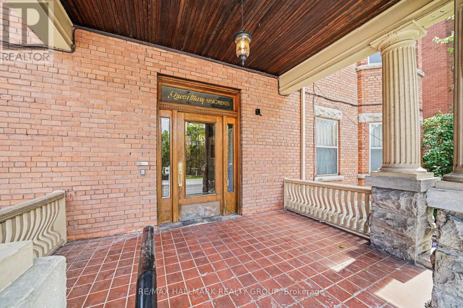 4 - 413 ELGIN STREET
