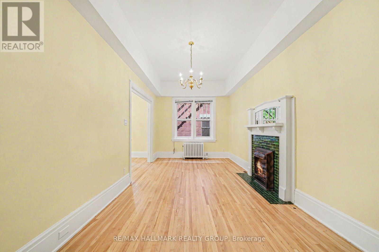 4 - 413 ELGIN STREET