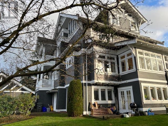 1799 CEDAR CRESCENT