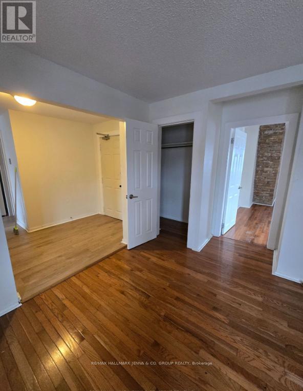 9 - 388 KING STREET W