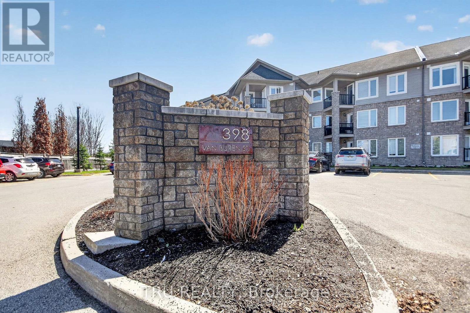 113 - 398 VAN BUREN STREET