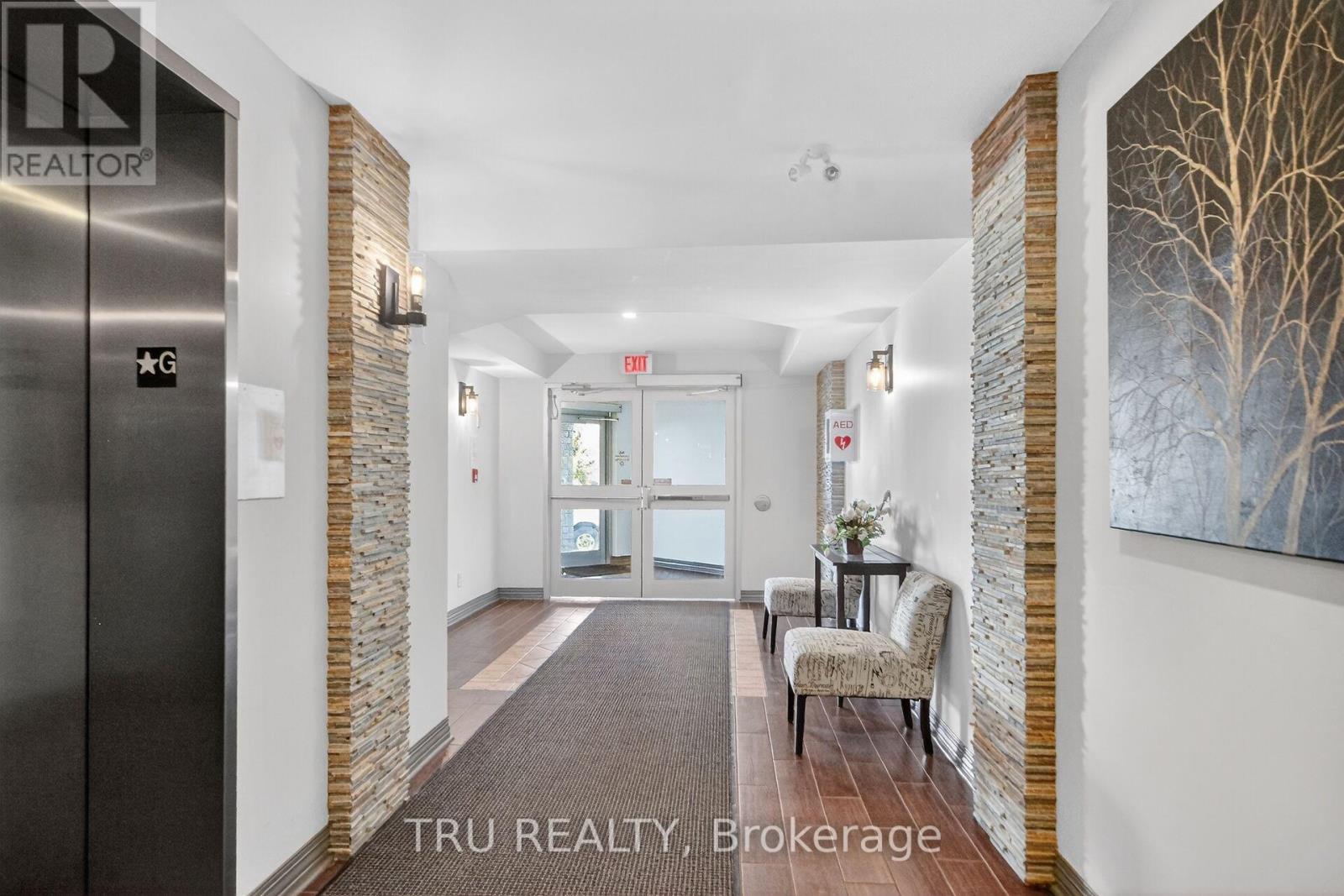 113 - 398 VAN BUREN STREET