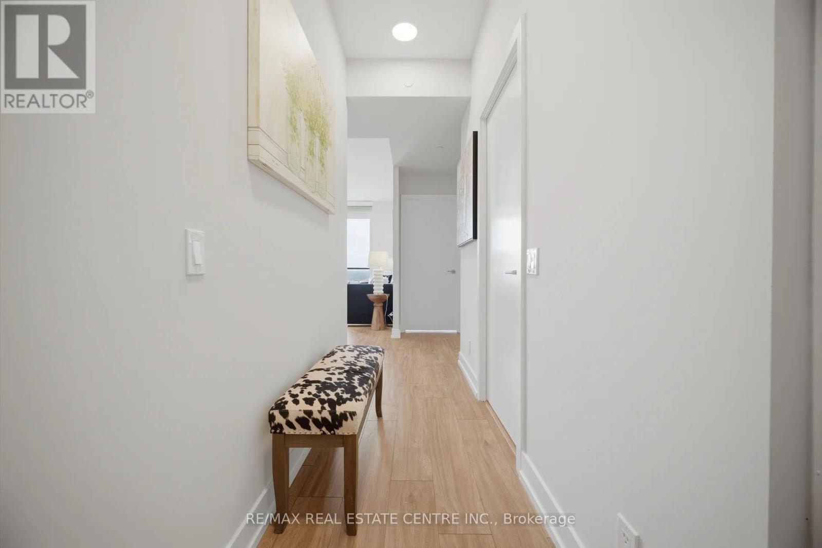 901 - 215 VETERANS DRIVE