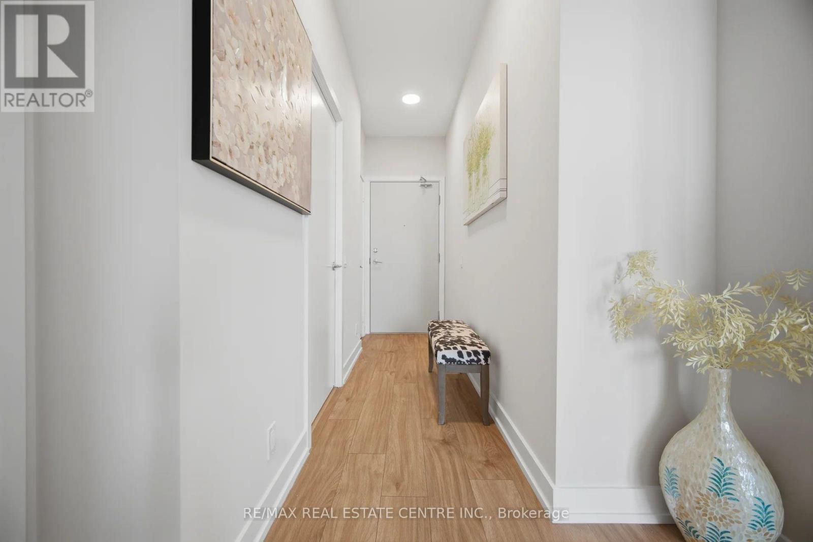 901 - 215 VETERANS DRIVE