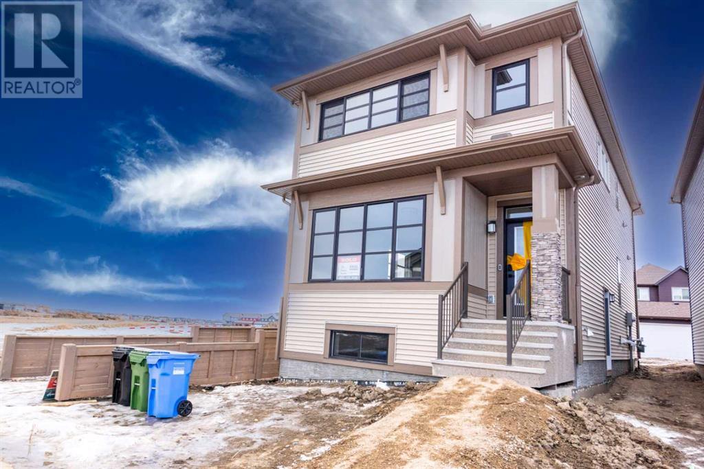 575 Savanna Crescent NE