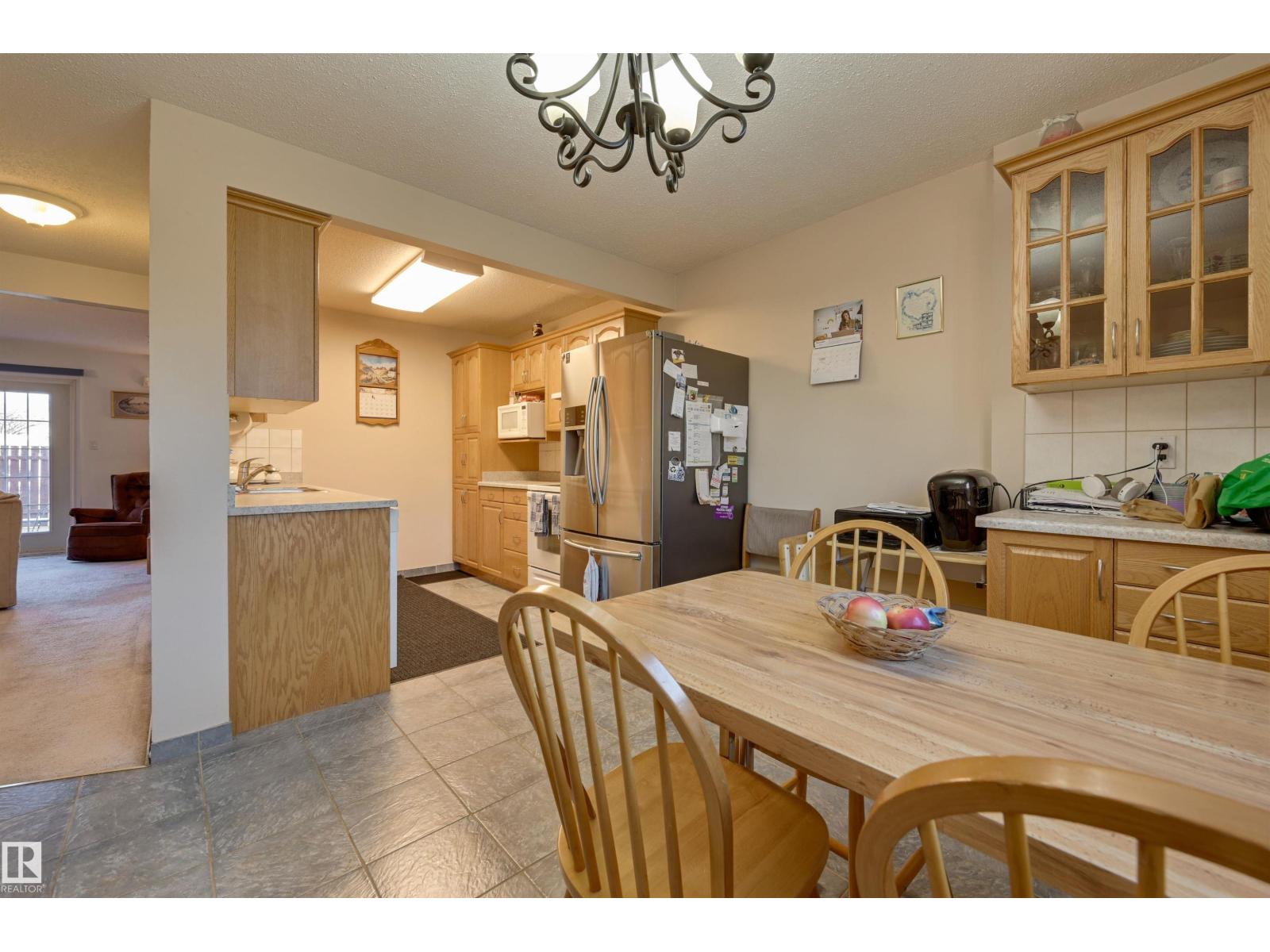 1064 MILLBOURNE RD E NW