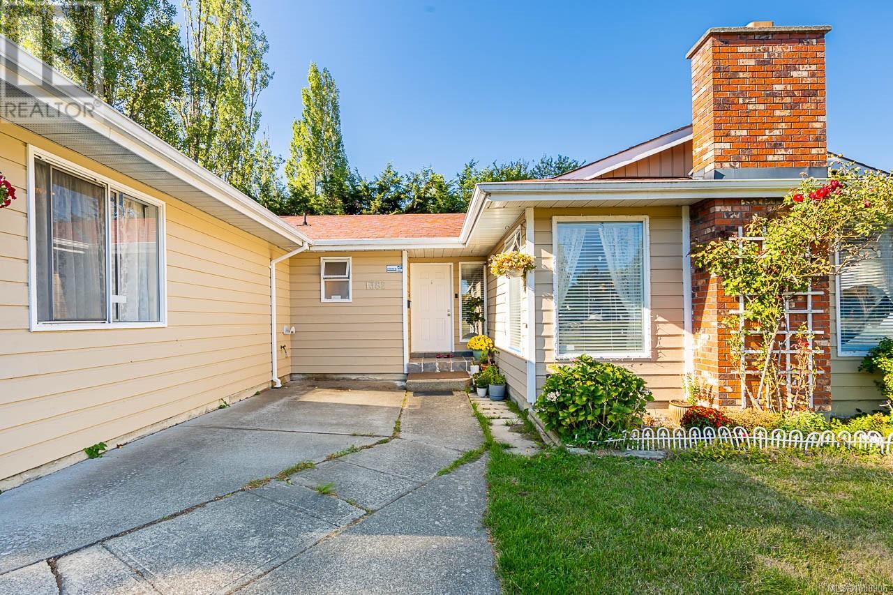 1382 McKenzie Ave
