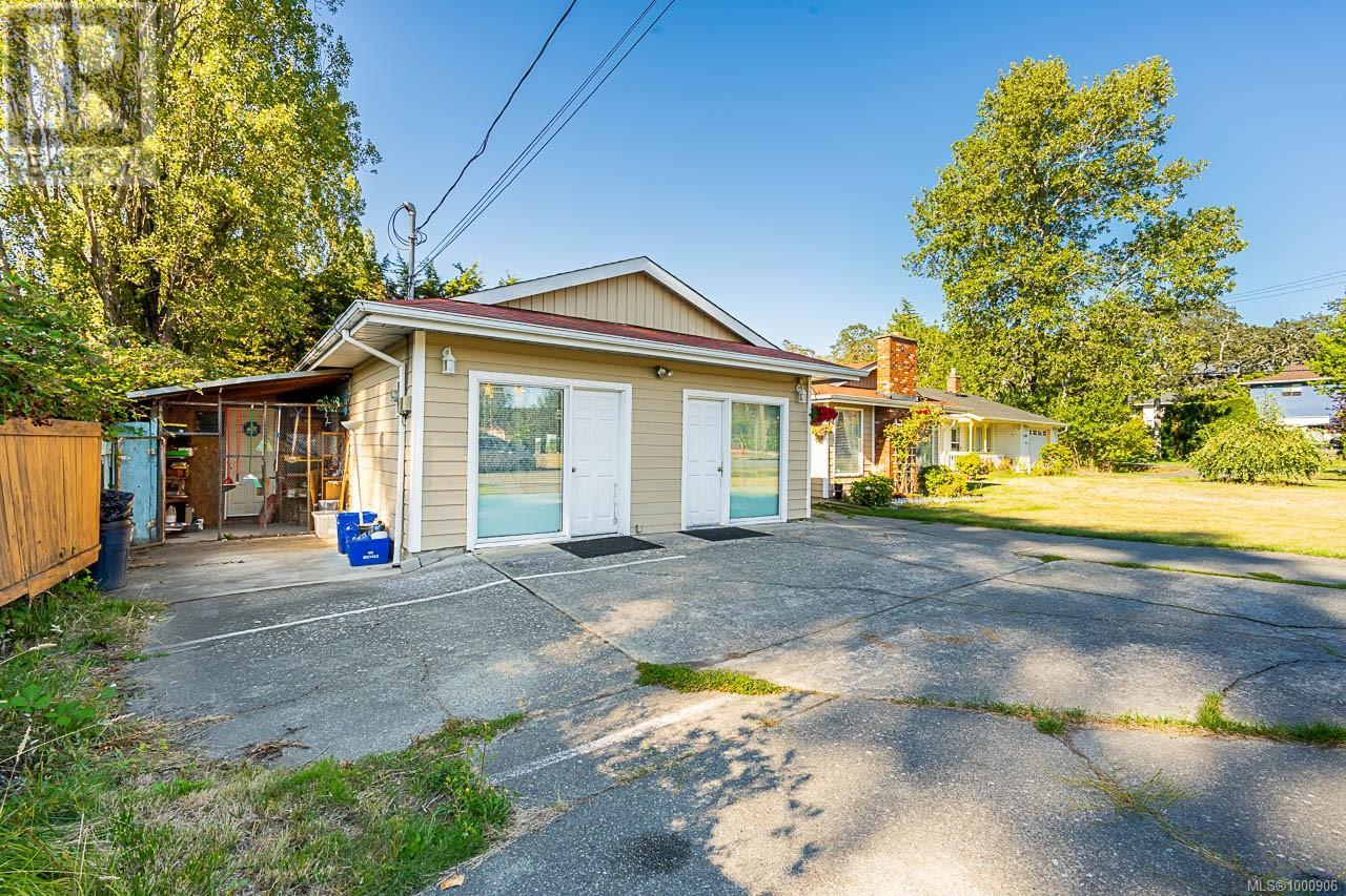 1382 McKenzie Ave