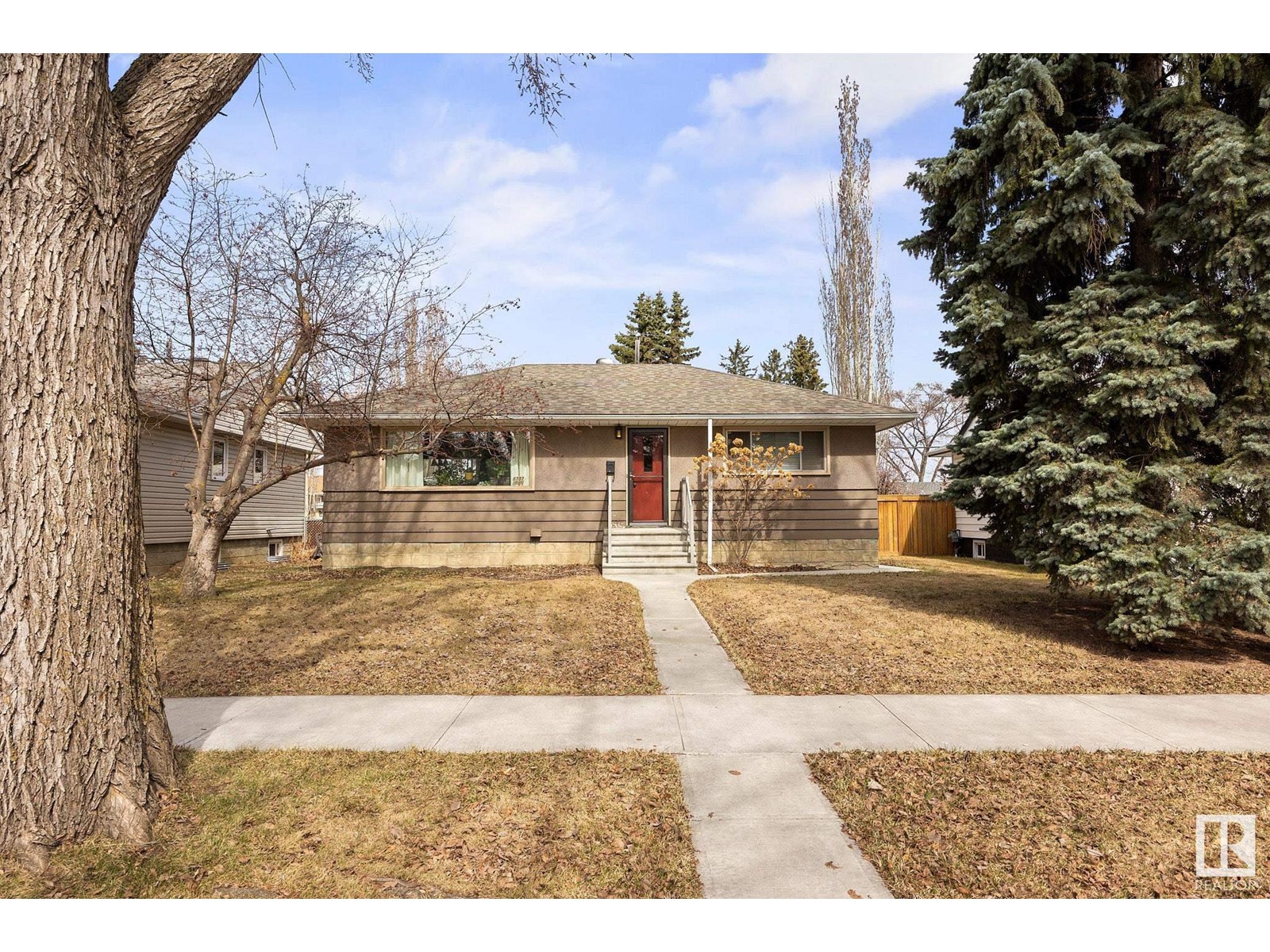 6707 85 ST NW