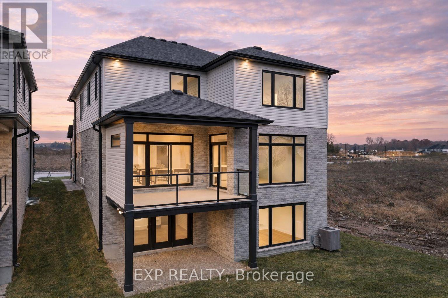 6875 HEATHWOODS AVENUE