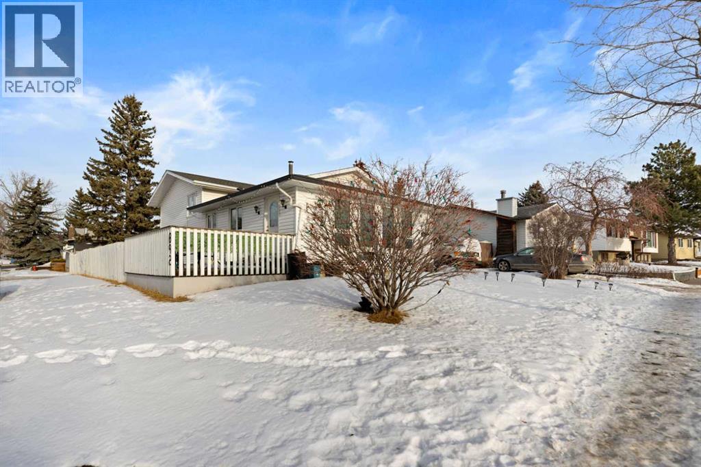 892 Abbotsford Drive NE