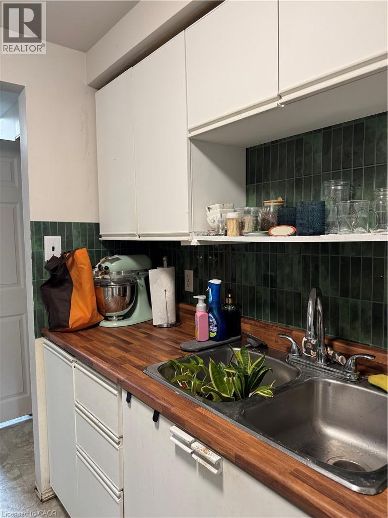 639 ALBERT Street Unit# 7