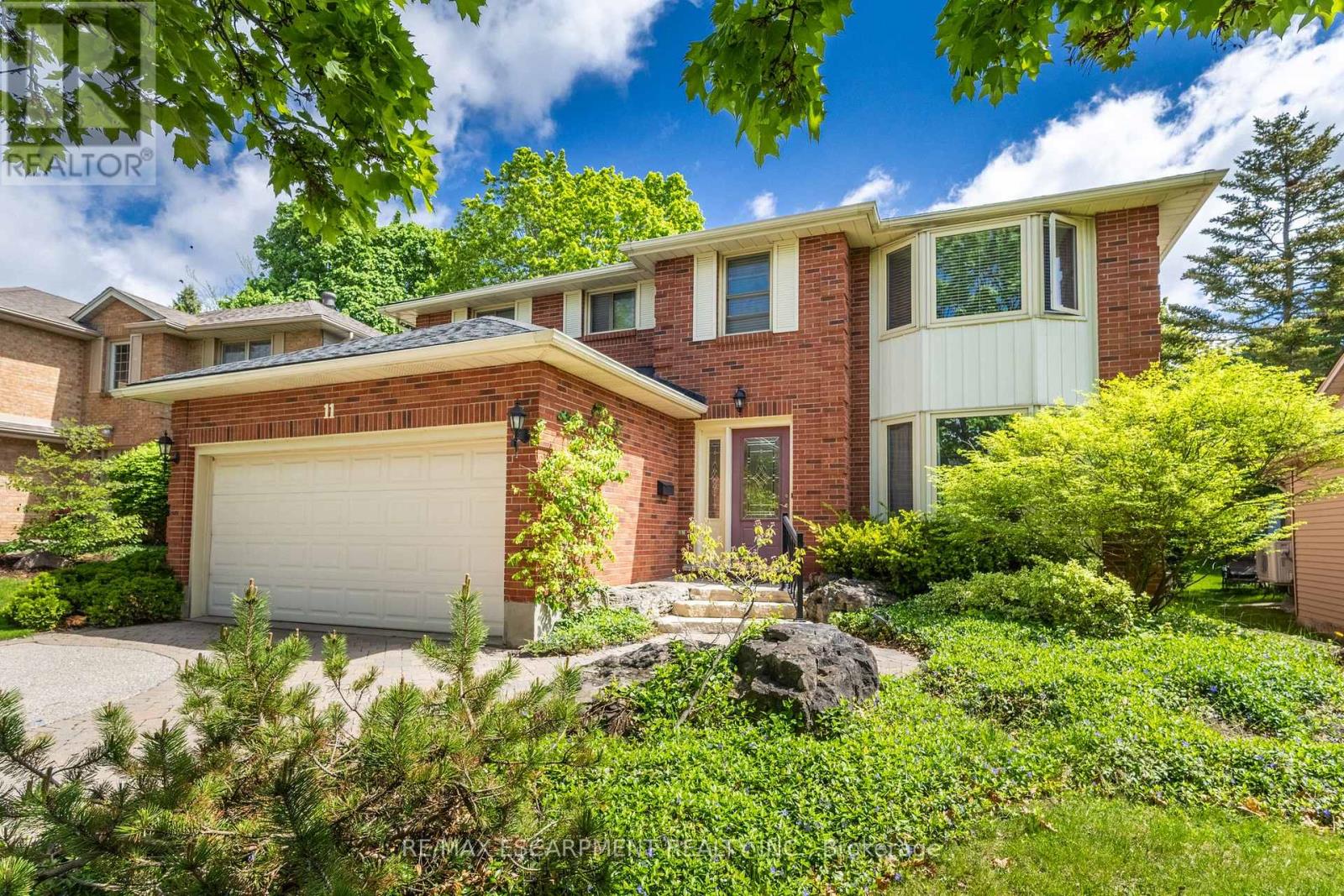 11 BRIDLEWOOD DRIVE