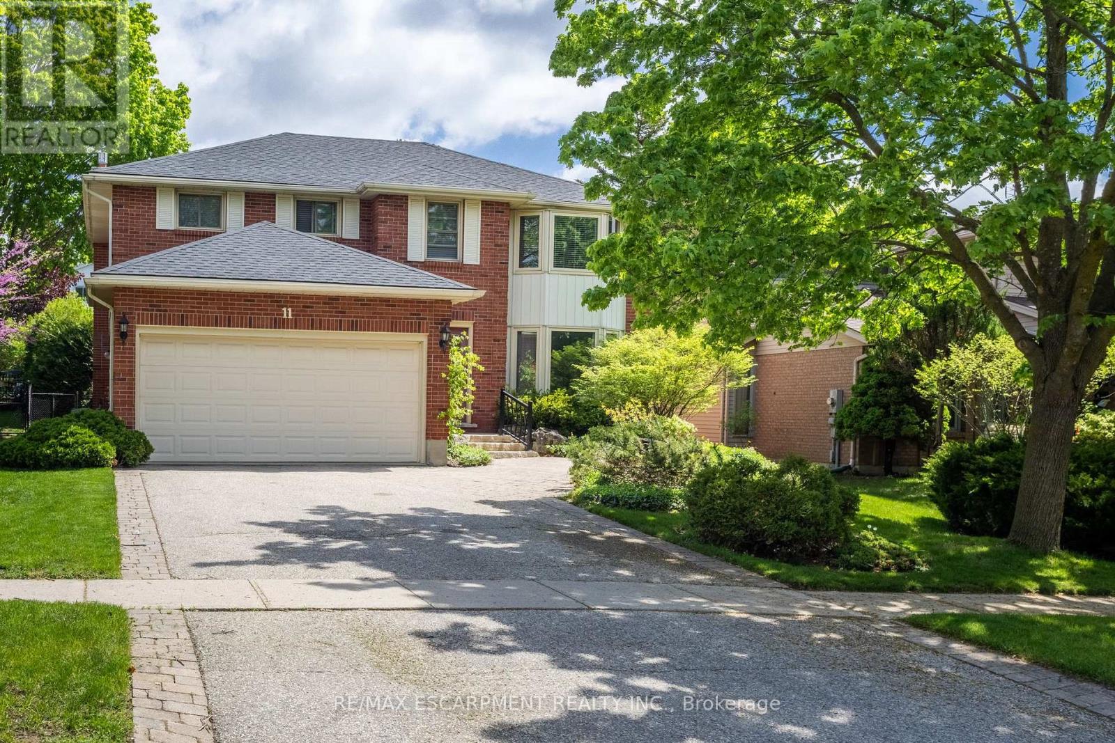 11 BRIDLEWOOD DRIVE