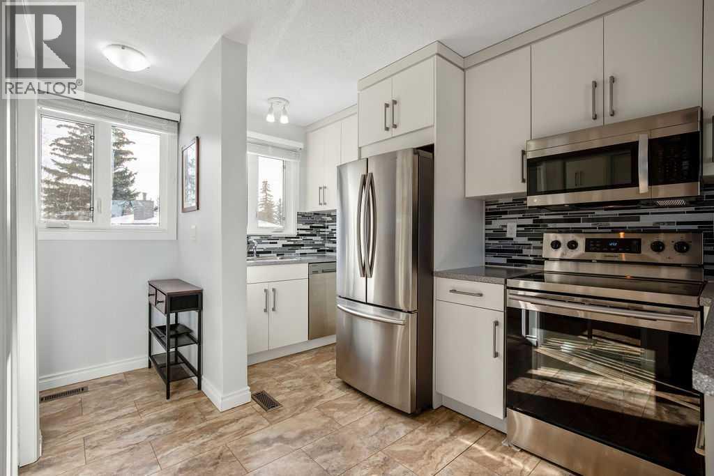 65 Storybook Gardens NW