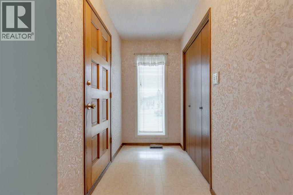 6320 Rundlehorn Drive NE