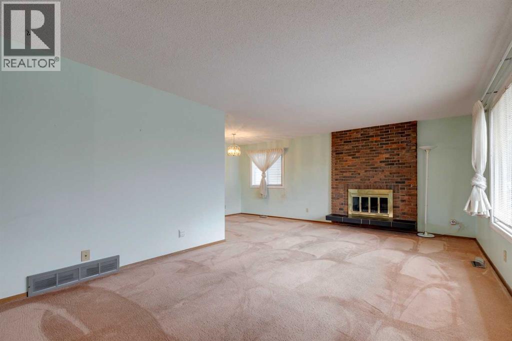 6320 Rundlehorn Drive NE