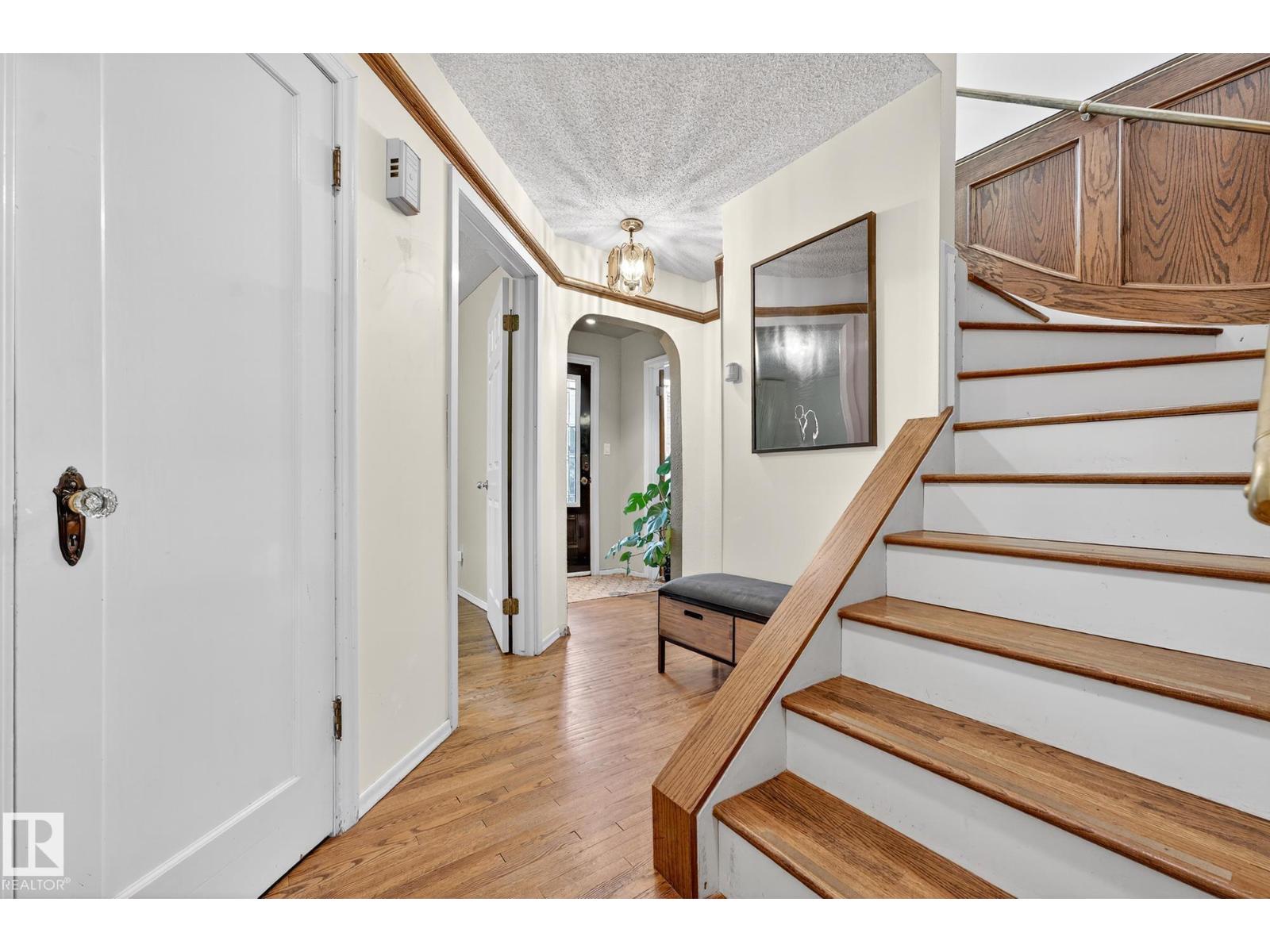 9259 STRATHEARN DR NW