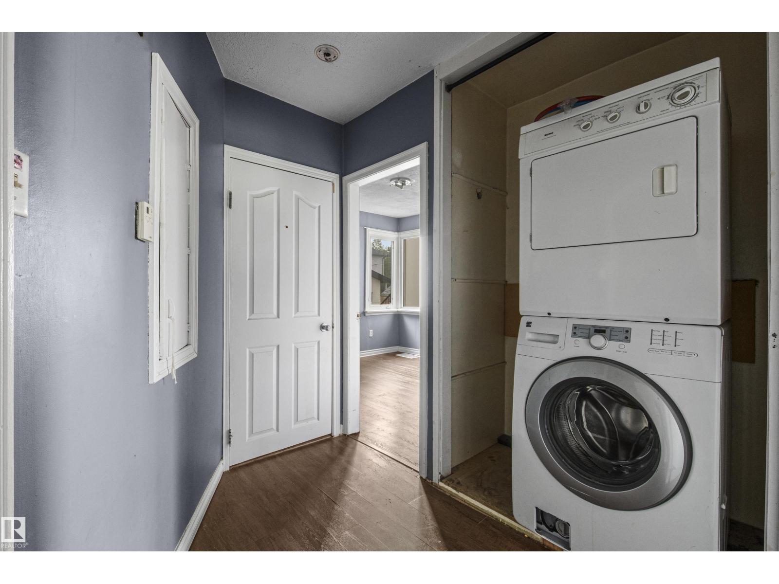 7520 106 ST NW