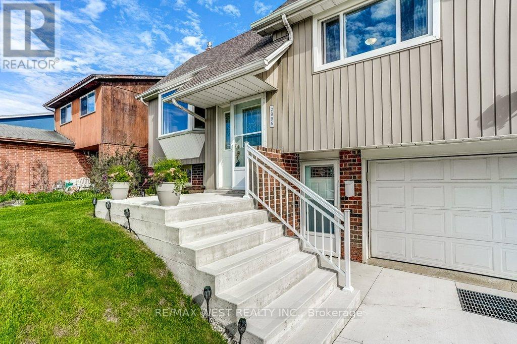 2995 SAINT MALO CIRCLE