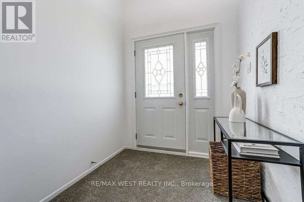 2995 SAINT MALO CIRCLE