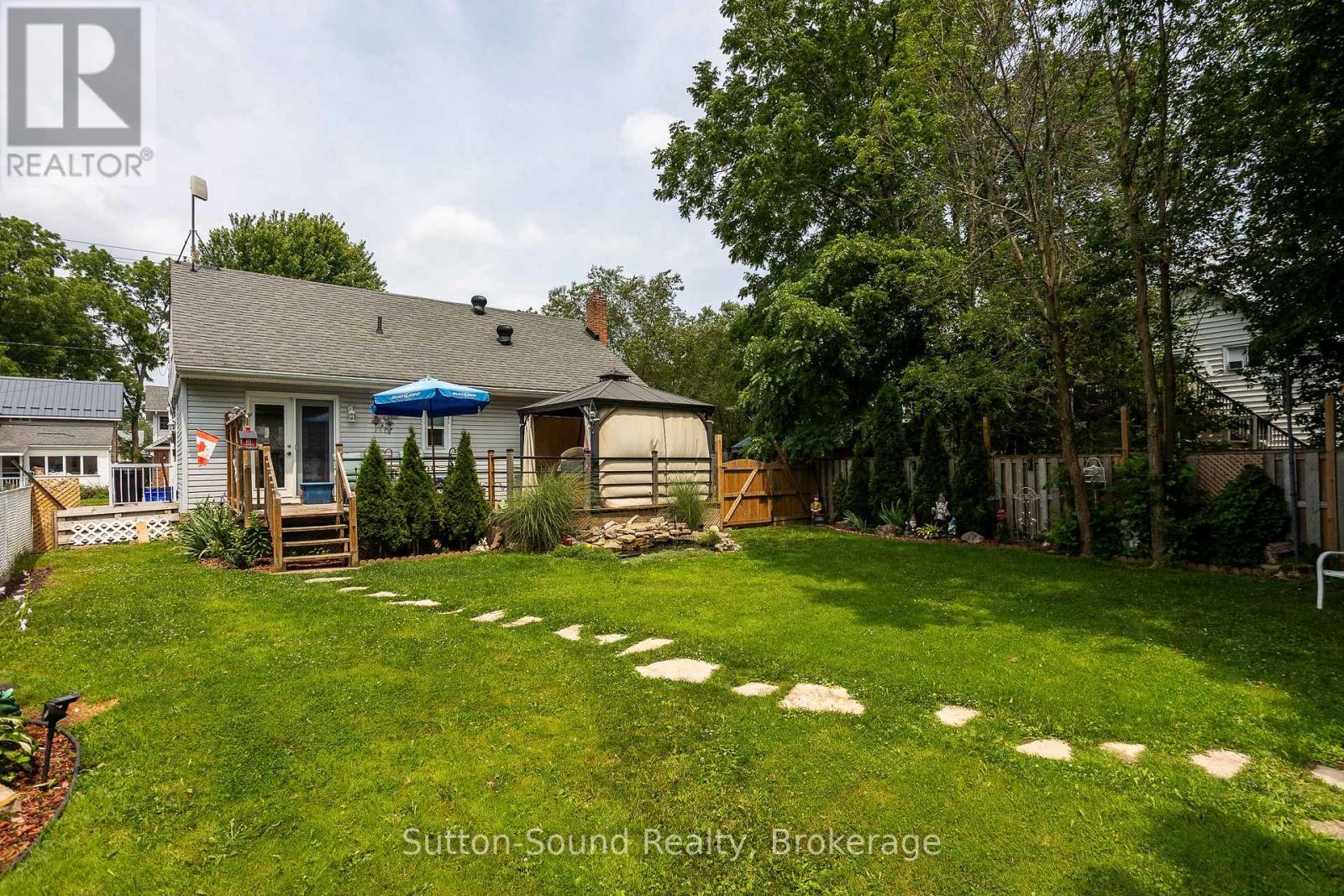 535 9TH STREET W