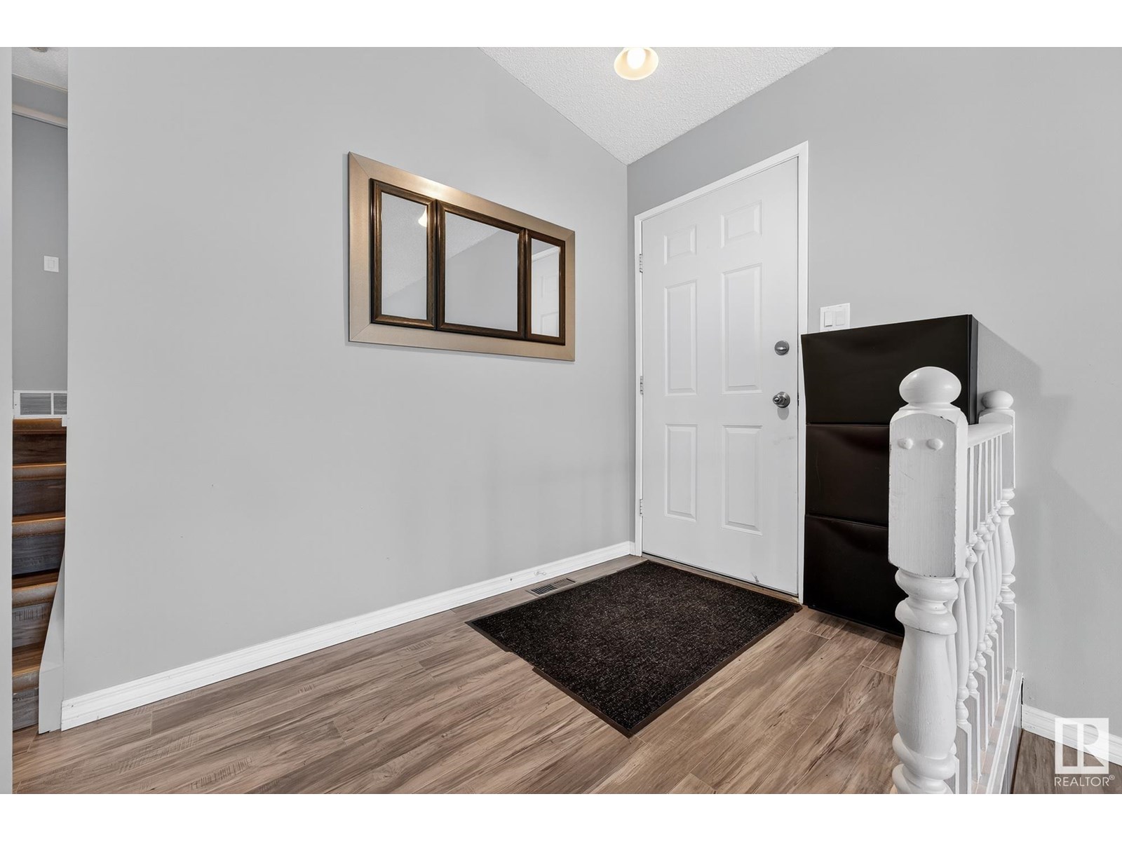 18419 57 AV NW