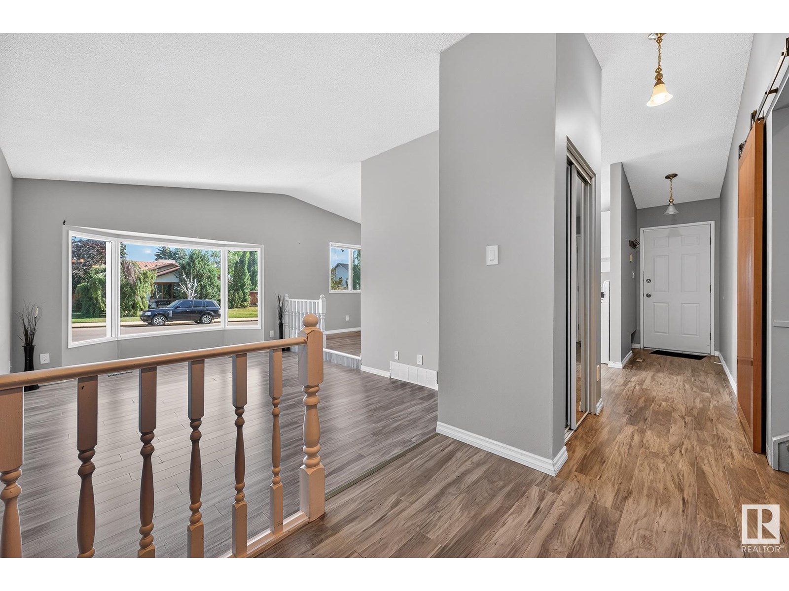 18419 57 AV NW