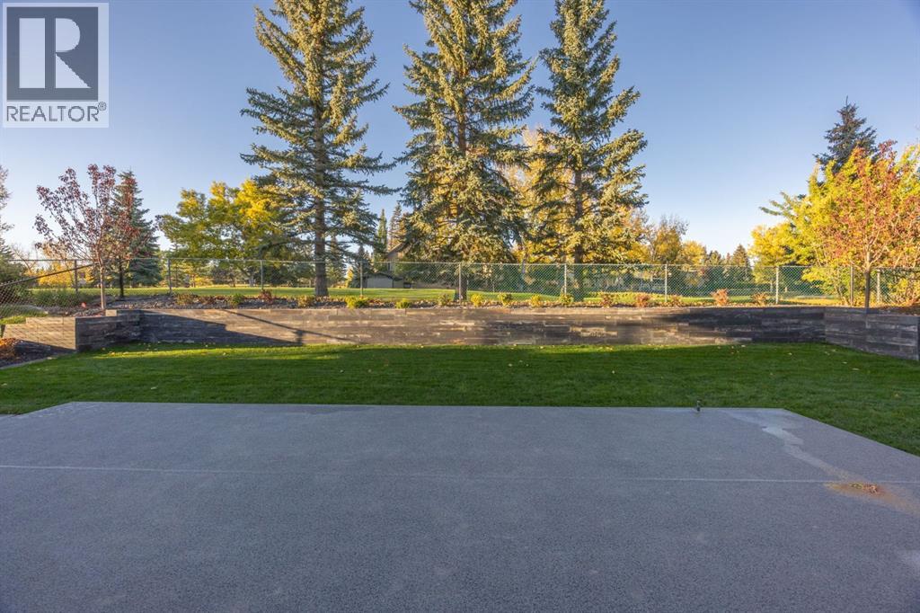 620 Varsity Estates Crescent NW