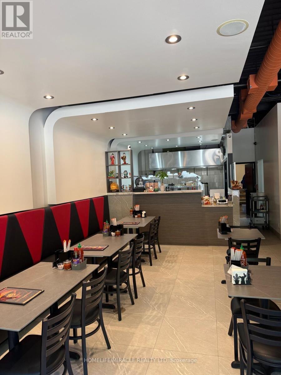 4 - 645 LAKESHORE ROAD E