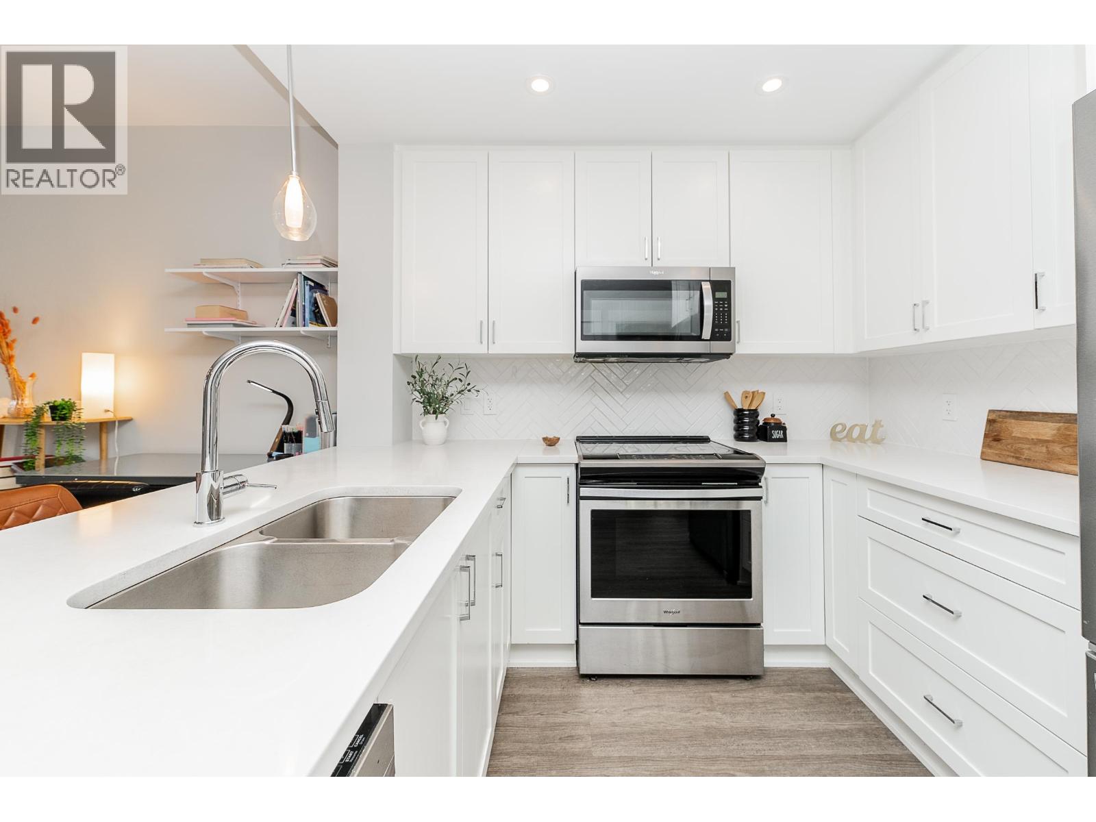 3223 2180 KELLY AVENUE