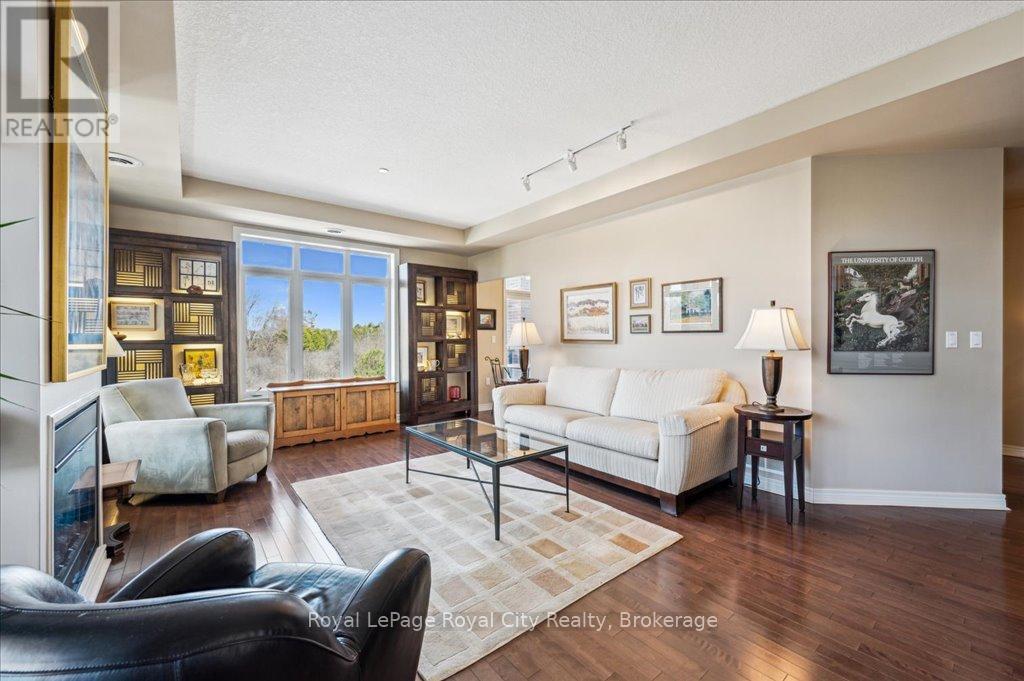 212 - 71 BAYBERRY DRIVE