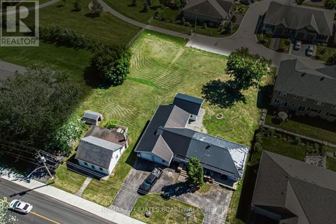 303-307 DONALD B MUNRO DRIVE Ottawa ON K0A1L0