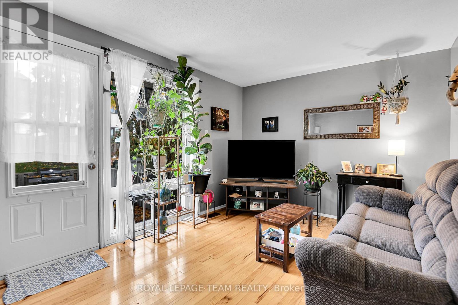 B - 902 ELMSMERE ROAD