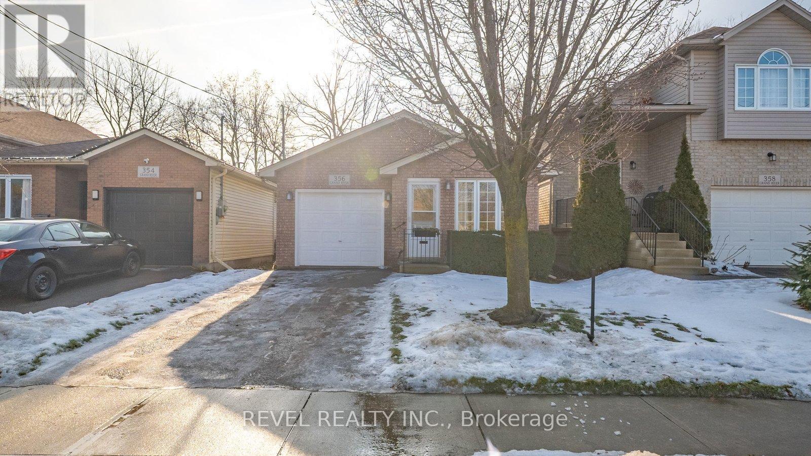 356 GRAND RIVER AVENUE