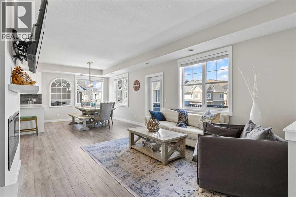 306 Cranbrook Walk SE