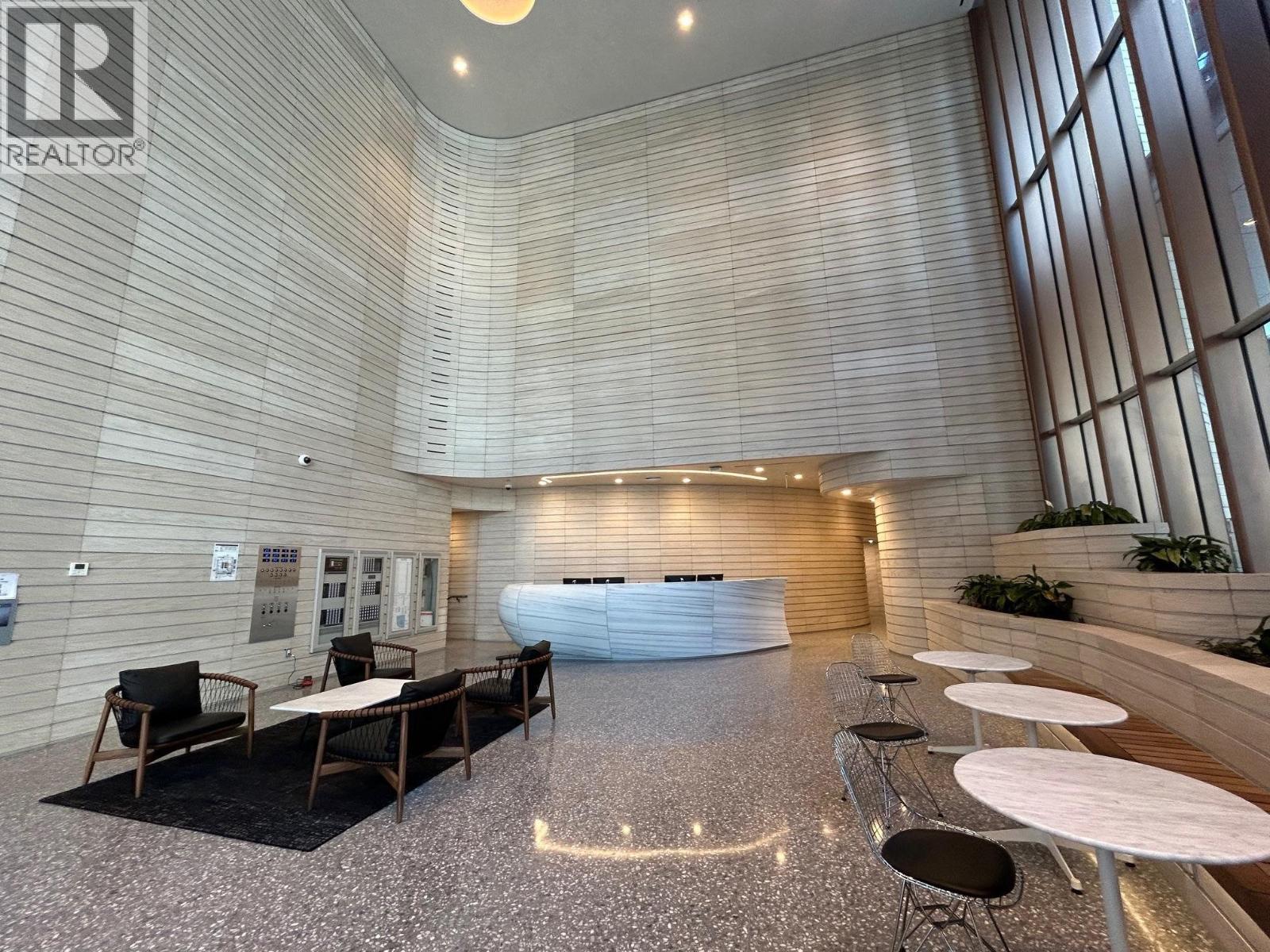 1050 320 GRANVILLE STREET