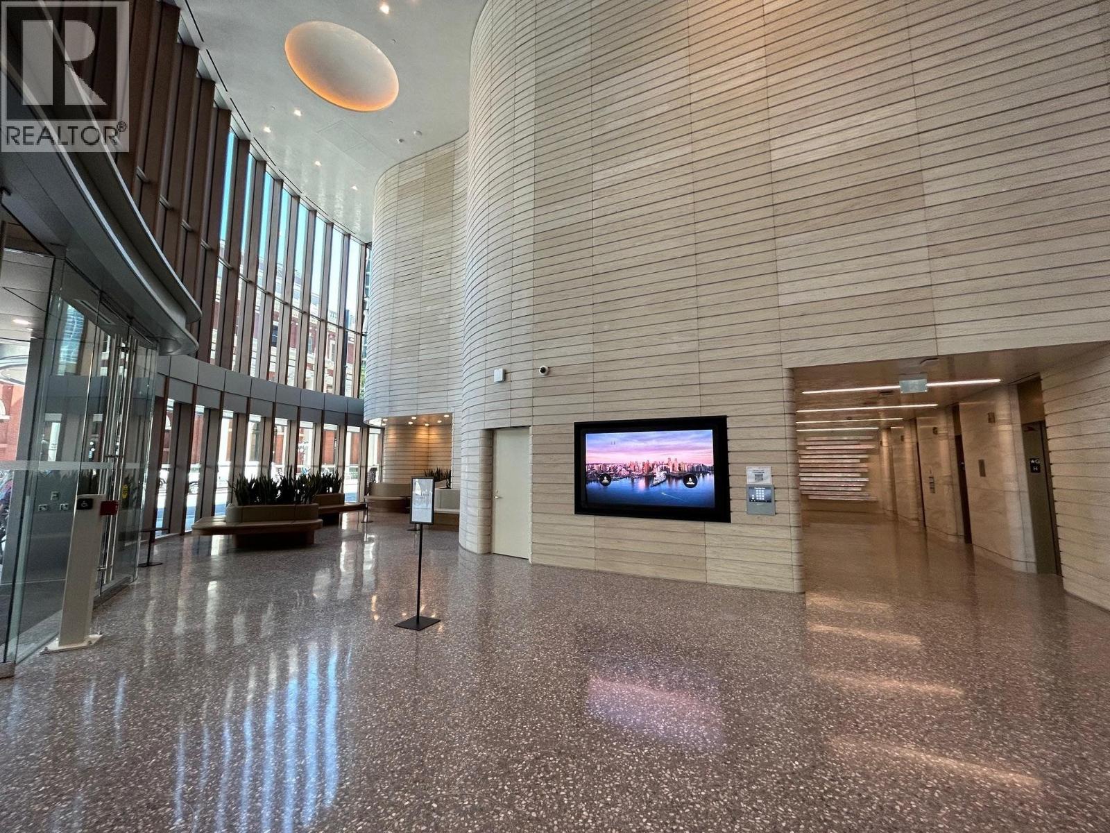 1050 320 GRANVILLE STREET