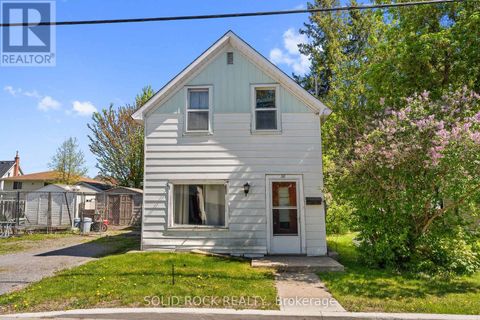 38 HUGH STREET S Arnprior ON K7S2V6