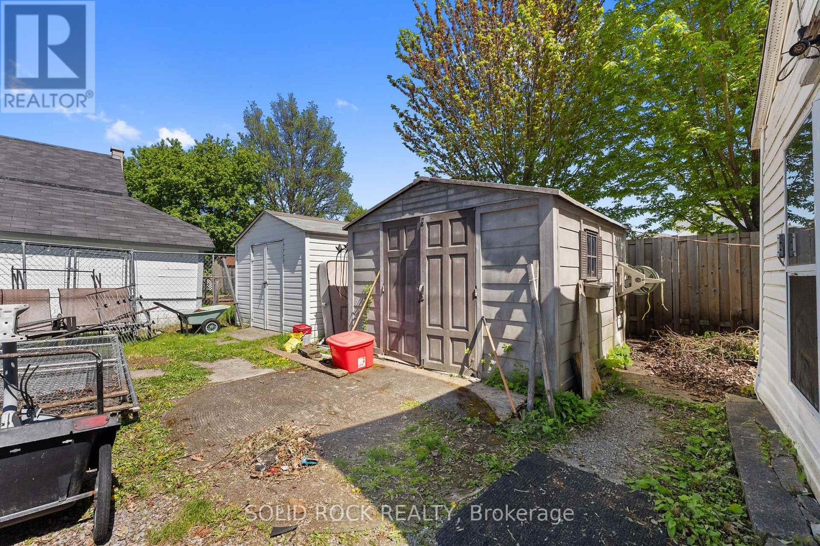 38 HUGH STREET S